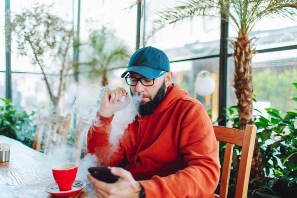 e-zigaretten liquid Ratgeber für Einsteiger und Profis – Aromen, Nikotinstärken und sichere Kauftipps